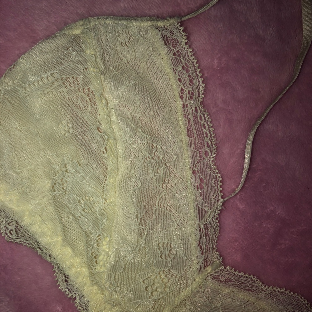 dainty lace bralette ✨ - Picture 2 of 3